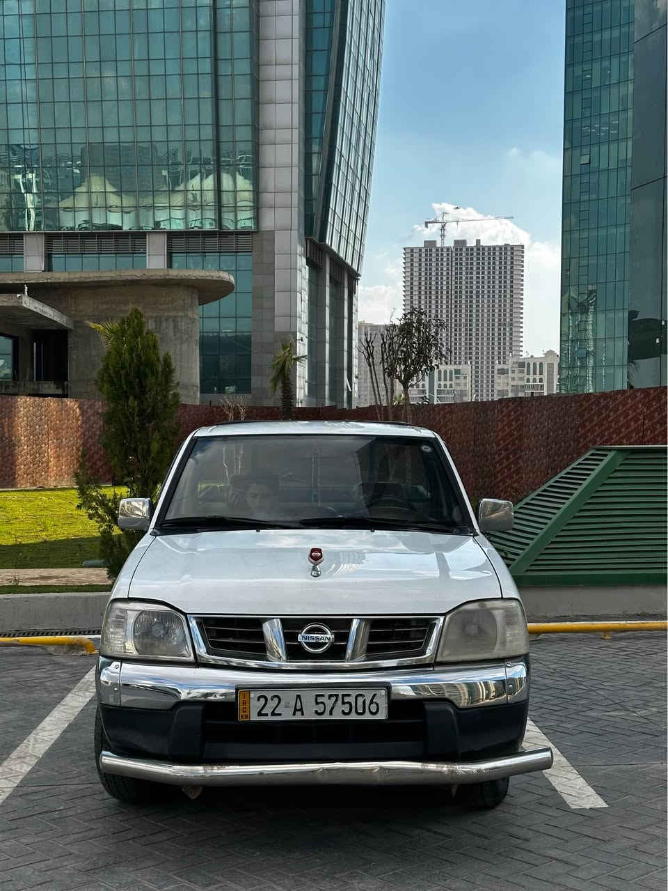 نیسان پیکەب ٢٠٠٨ مەکینە نەکرایتەوە کەمەک سەرف هەیە پیش و پشتی نوییە بی مسروف بی کیشە رەقەم و سەنەوی و هەزە نوییە توکمەکانی تحدیلە دەعمی نیە 
رەقەم موبایل *********** أربيل, العراق
