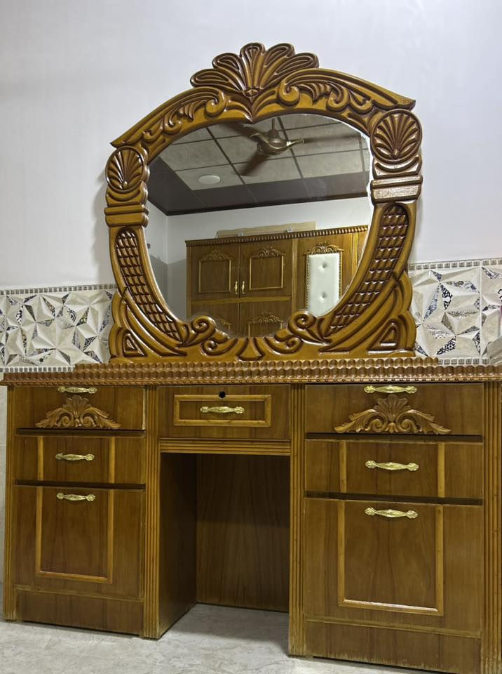 طخم غرفة نوم لل بيع. رقم هاتف 0750 3009561

