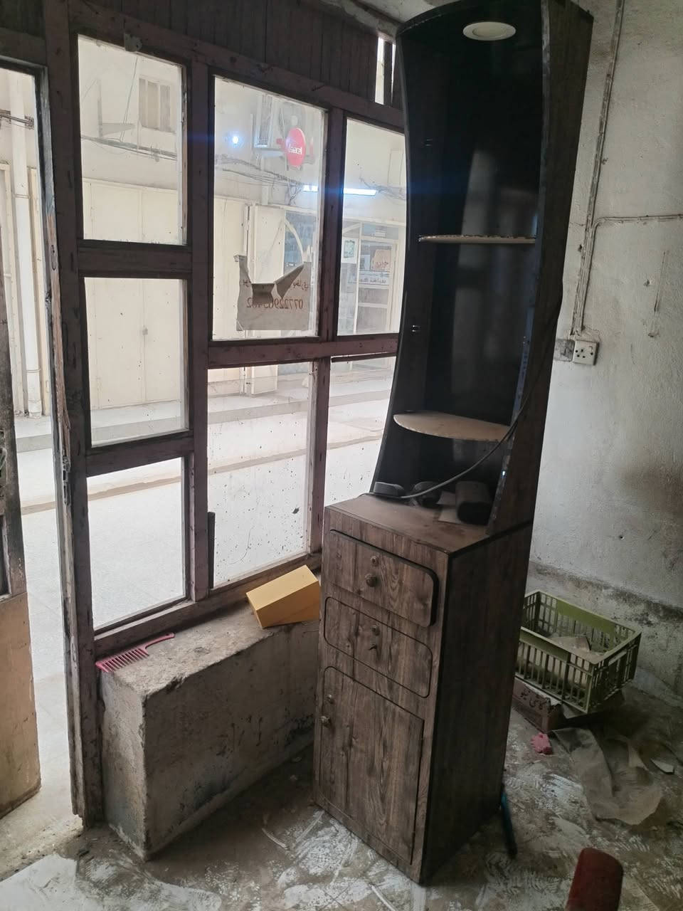 كرسي جك شغال صينيه جديده  ١ +كرسي جاهز جك شغال صينيه جديده  بس عوزه تجوات  فاترينه +عربه لسعر ١٥٠ مكاني عزيزيه للاستفسار تصل ***********
