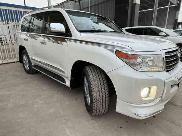 لاندكروز 
2014
تكمة
وسنوية
مري قلاب
مري. شفط
فتحه بصمه كشن 3 حركات
8 ايرباگ
مكينه 6 سلندر
 تشغيل عن بعد
زراك لايت ***********
واسط العزيزيه

***********
مكفوله كفاله عامه 
398 بيه مجال
