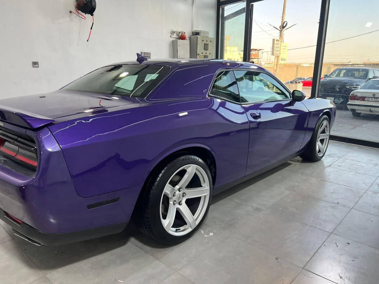 غنيه عن التعريف جالنجر sxt بلاس 2016 سياره كلين تايتل  بدون قطره صبغ بيه فقط باردين بلجالمغات الخلفيه 
-سستم صوت هارمن كاردن
-رادرات مري 
-كشنات جلد
-كشنات كهرباء
-تدفئه تبريد كشنات
_تدفئه ستيرن
-سوبر تراك 
- شفتات 
سياره كلش جديده ونظيفه مال جني ماشيه 89 الف ميل
.
.
موقع السياره زيونه او الحارثيه *********** سياره قليل منه بهلون السعر 1800$ وبيه مجال بسيط
