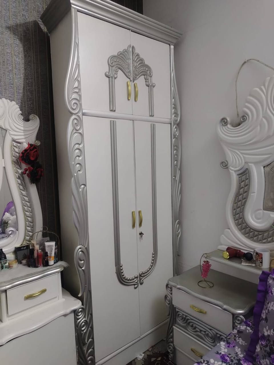 غرفه لبيع سعر مليون وبيه مجال ماصالها هواي من شديته قبل شهرين ال شراي يتفضل علا هاذ رقم ***********
