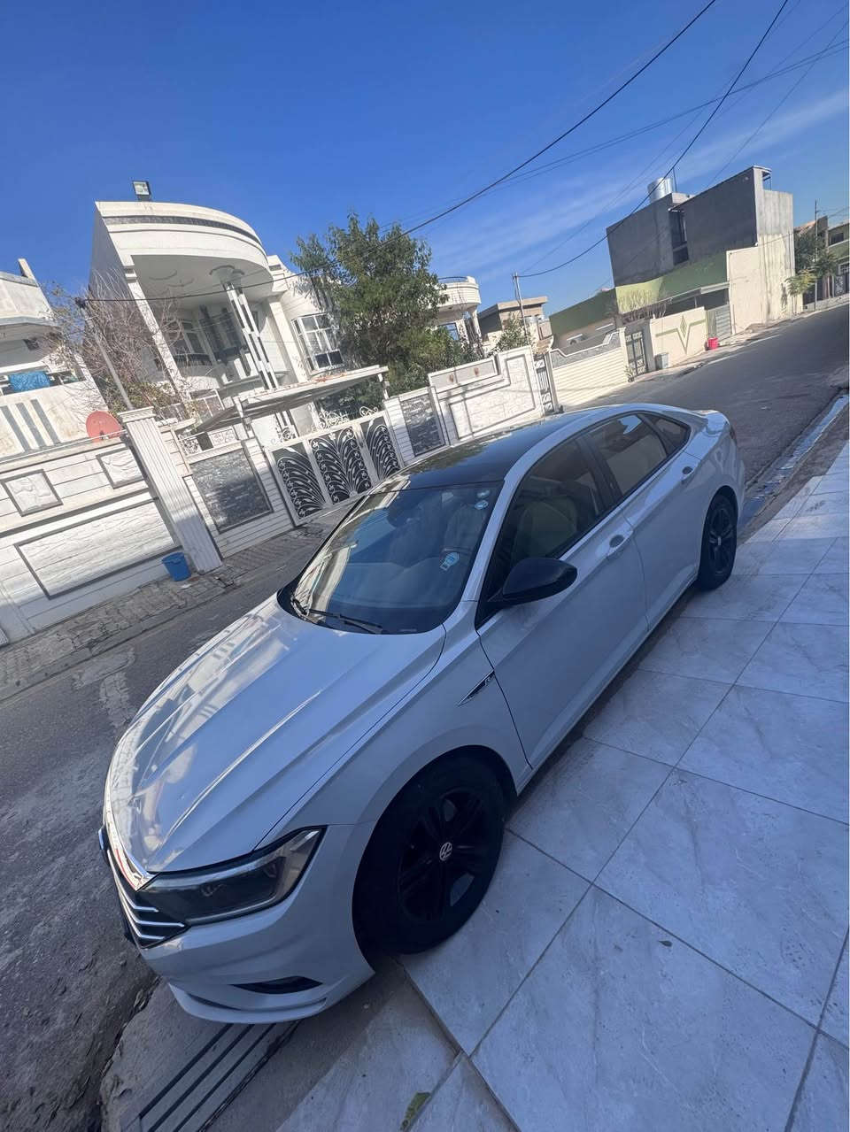 فولکس واكن جیتا 
مــــودیل : ۲۰۱۹ 
مواصفات R - Line فوول  مواصفات
محرك : 4 سلندر حجم ۱٤ تیربو 
سقف بانوراما 
شاشة كبيرة
بصمة مع تشغيل عن بعد
لون ابيض دخاني smoke
ماشي : 90 ميل 
رقم اربیل 
صبغ = بونيت + جامرلغ امامي 
ملاحظة : فقط بیع …السيارة مال بيت صارت اكثر من سنتين عندي و سيارة جدا نظيفة و اقتصادية و لونه كلش مميز  و السنوية بأسمي . 

سعر       (   156 ) ورقە
مكاني كركوك 
*********** كركوك, العراق
