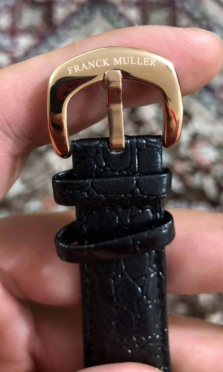 فرانك مولر اوتماتيك مال بالة موديل قديم وزنها ثقيل جدا
تشتغل على الحركة والاهتزاز وتشغل على التكويك
ضد الماء غير مستخدمة نظافة ١٠٠٪؜
قطر الساعة ٤٣
سناتر شغالة كلها
طلائها ذهبي ثابت
السعر  ١١٥  الف سعر نهائي ثابت مع التوصيل


**إذا كنت صاحب هذا الإعلان وتريد حذفه لأي سبب، رجاءا أرسل رسالة إلى الدعم الفني**