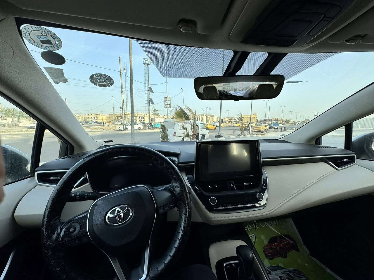 السلام عليكم
كورلا٢٠٢٣ ضمان تويوتا العراق بانزين فقط
السيارة فول مواصفات 
مكينة ١٨٠٠ 
السيارة بعدها تحت الضمان
سيرفس دهن كلة بلوكالة 
ماشية ٧٢ 
بيها بارد بلبداية مال بنيد من صفحة اليمنة
وبارد شبرين بلجاملغ وثنينهن تكحيل 
رايدها ١٧٢ وبيها مجال
***********
مكان بغداد الكرخ
