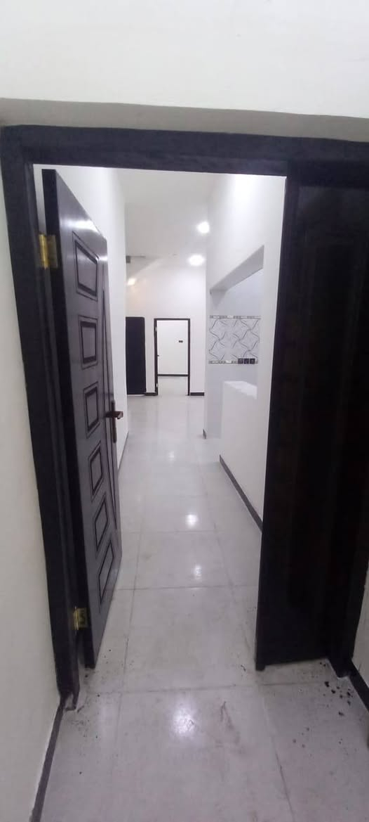 سلام عليكم 
بيت طابو زراعي صرف سند 25 
عنوان جزيره فيروزيه شارع 16 
يحتوي ع 3 غرف نوم +استقبال+حمامات داخليه وخارجيه 
سعر بيت بس 92 مليون وقابل للتفاوض
رقم *********** شط العرب, البصرة
