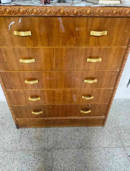 غرفه نوم صاج ٦ قطع صاج توصاه مو تجاري ضررها بس ميز تواليت بي فطر مقدار اصبع من صفحه ميبين السعر ٥٠٠ تواصل ***********
