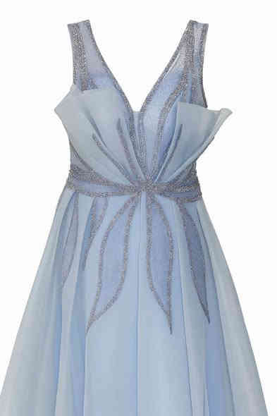 السلام عليكم بنوتات قلبي لحد تنزل فستانها بل تعليقات
الفستان أخذته 230 اريده 120 يوجد توصيل قياس 40 إلى 42
تواصل ***********
