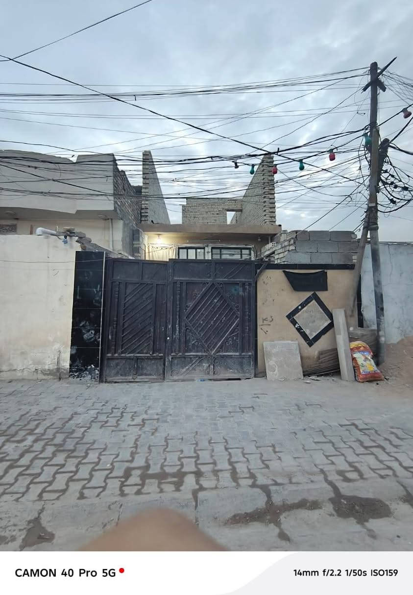 السلام عليكم بيت 100 متر طابق الاول غرفه ومطبخ واستقبال وخدمات داخلي وخارجي وترك ومنور وطابق ثاني طابوك غرفتين وحمامين وتواليت بس بدون صب ومتوفر سحب وكهرباء والماء والمجاري  المكان حي البساتين قريب عل شارعسعر 55 وبي مجال

شارع 9متار مقرنص
***********
تصلو على رقم متوفر واساب
