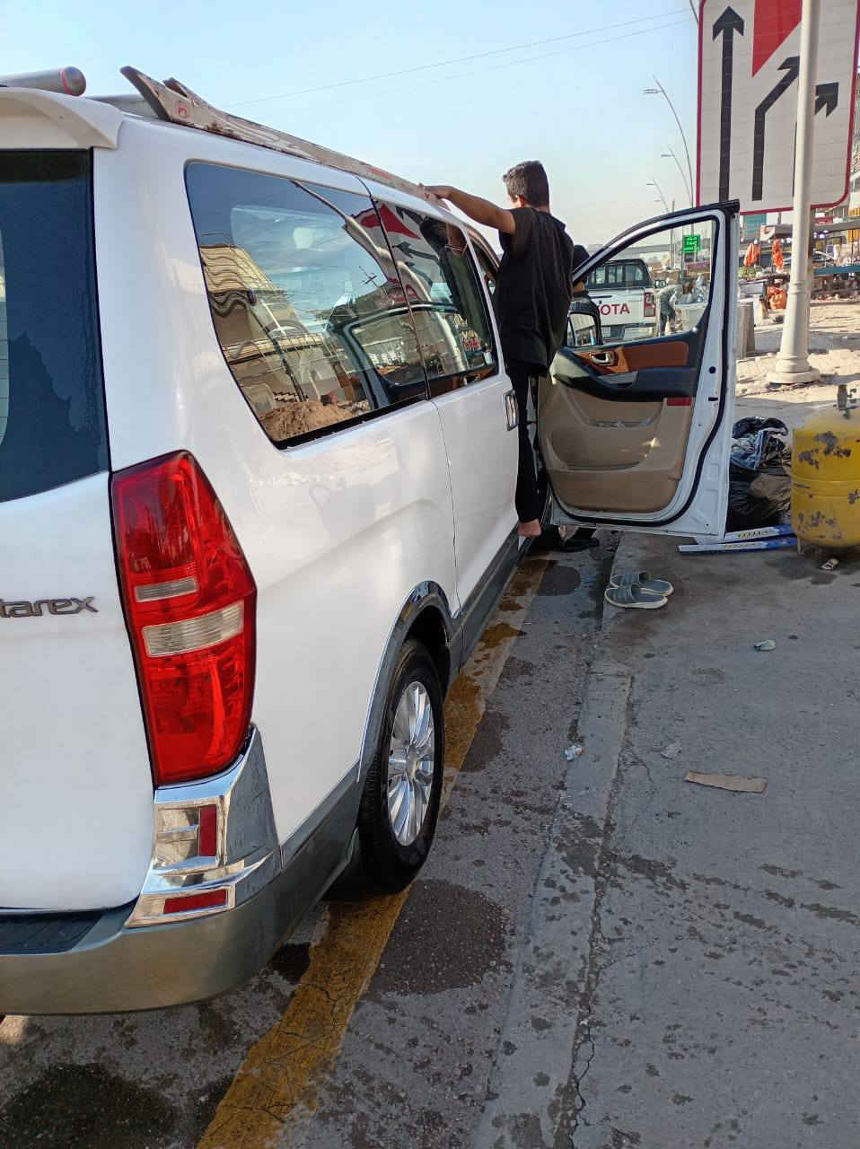 السلام عليكم 
ستاركس موديل 13
سياره جاهزه من كلشي
بيه بارد بسيط بجاملغ خلفي
رقم كربلاء مكان السياره بغداد 
السعر 158
الاستفسار ‏‪***********‬‏
