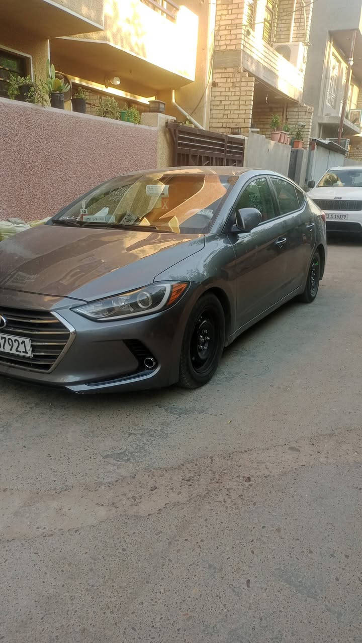 السلام عليكم اللنترا 2018وارد امريكي السيارة داخلة گلين بس هنا صار بيها حادث بنيد وباب الي ورة السايق وهلال جاملغ ملاحضة الضربة مواصلة لاشاصي ولا لغد  مكينة 2000دوش السعر 125 وبيهة مجال للشراي مكاني شعب حي البساتين. ممتواجد مازنجر ***********
