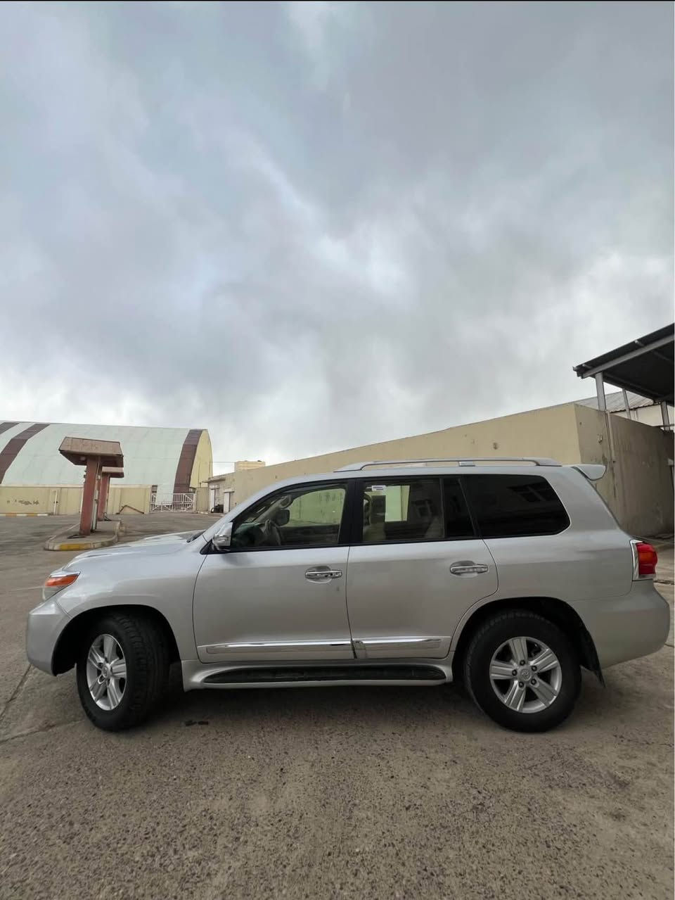 لاندكروزر  V8 2013

فول مواصفات 

كشنات جلد

ستيرن فوليوم

كشن كهربائي

DVD بالسقف

كاميرة

سلايد 

شاشه

لايتات زينون

ماشية ٢٠٠ الف

محرك كبس ما مفتوح

السيارة حلوه بمعنه الكلمه

ملاحضات:

جاملغ و باب سكن اثر طخه صابغين علمود لون

راس جاملغ سايق بيه تعديل

مكان السيارة عقرة 

رقم تلفون ☎️ 

( *********** ) اكر, نينوى
