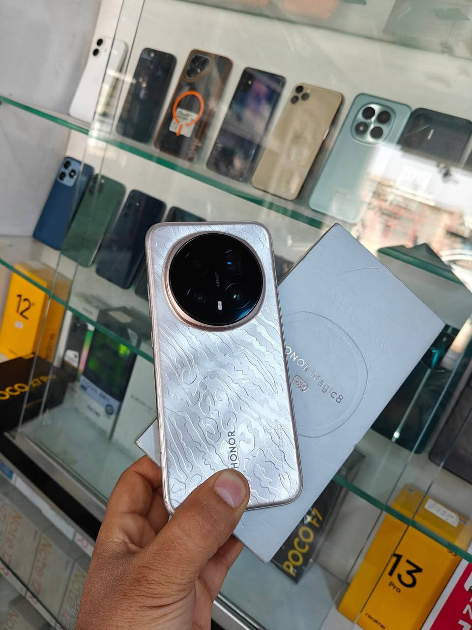 السلام عليكم 
هونر ماجك 8 بروا 
ذاكره 512 مستخدم شهر فقط 
كامل ملحقاته الاصليه الكارتون والشاحنه 
الجهاز مغلف تغليف خاص قطعه لوووك مكفول أخو الجديد شرط الفحص والظمان لمدة 3 أيام 
السعر 1190 الف سعر ثابت يوجد توصيل محافظات مكان المكتب بابل


**إذا كنت صاحب هذا الإعلان وتريد حذفه لأي سبب، رجاءا أرسل رسالة إلى الدعم الفني**