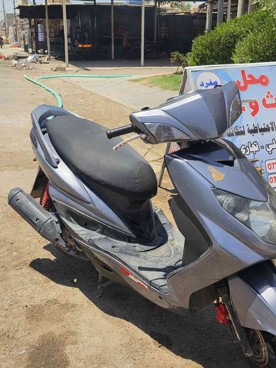 الســلام عليكــم سكنس فحل كابريتر قبل ٣ شهر نازل من رمبه بوشه ٥٨ ونص  كلج رياضي دراجه نضيفه شلعه معدل دهن كله امزويل حتاجيت واريد ابيعها خابرني واطيك باقي تفاصيل عنوان العبيدي رئاسه شارع ٢٠ 
***********
