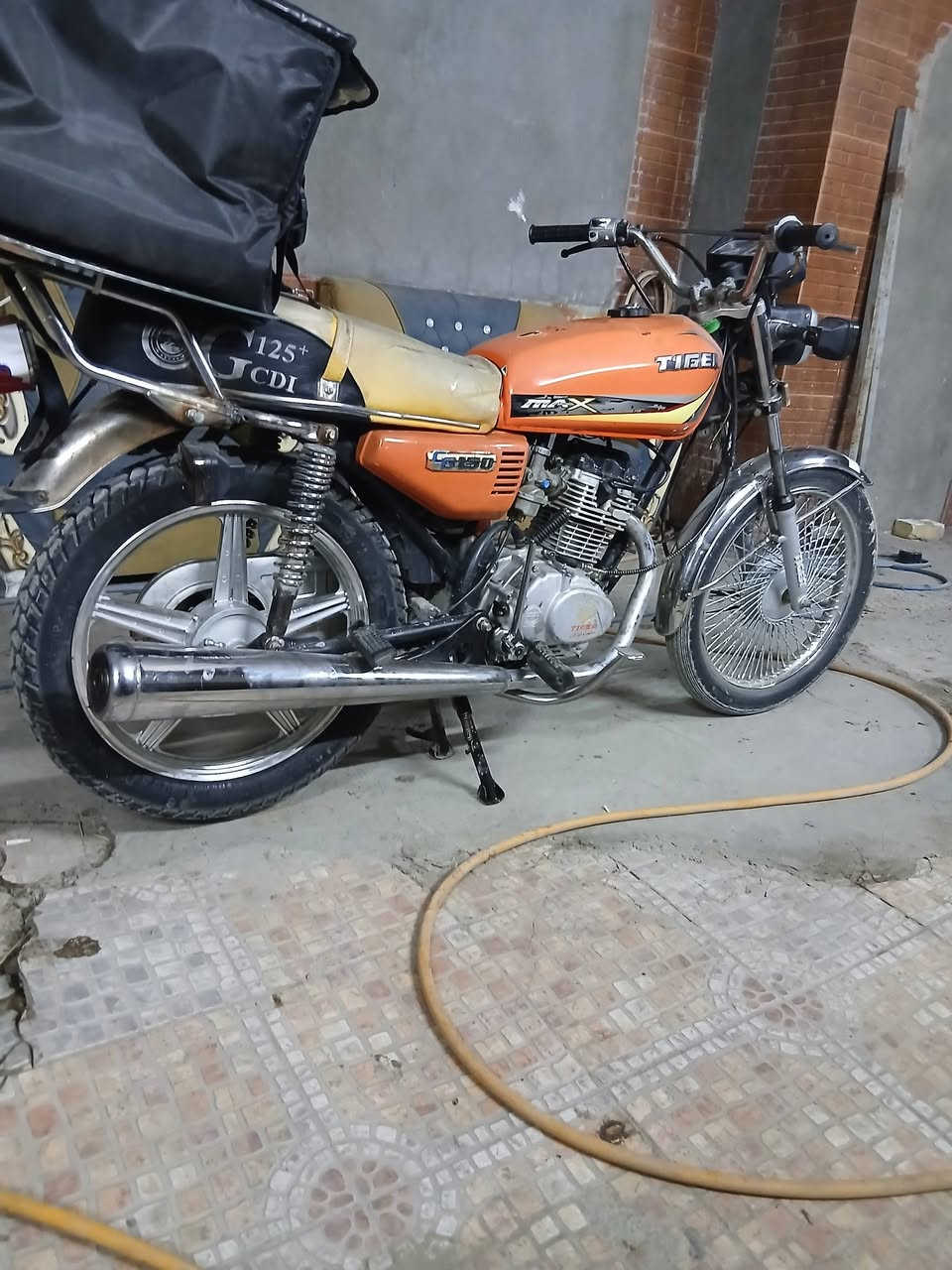 السلام عليكم تايكر موديل ٢٢ اصلي باب اول
450 الف 
العنوان بغداد الكرخ


**إذا كنت صاحب هذا الإعلان وتريد حذفه لأي سبب، رجاءا أرسل رسالة إلى الدعم الفني**