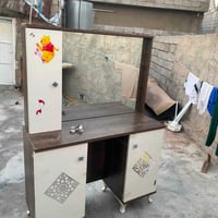 ميز تواليت • نضيف • بدون كسر