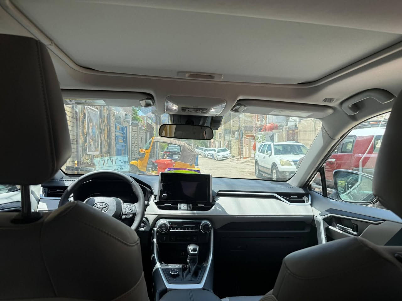 السلام عليكم
سيارة  هايبرد Rav 4 2024 xle premium فول مواصفات كامله  .. ماشيه 10 أخت الزيرو 
بدون ايرباك 
الحادث  تبديل باب صندوق اصلي نفس اللون  وصبغ فقط جاملغ ايسر و الصور مرفقه بالمنشور 
السعر 265 بدون رقم و رقمها مجاني
الاتصال على الرقم *********** 
واتساب او اتصال 📞 
والمنفيس بأسمي داخله جديد
