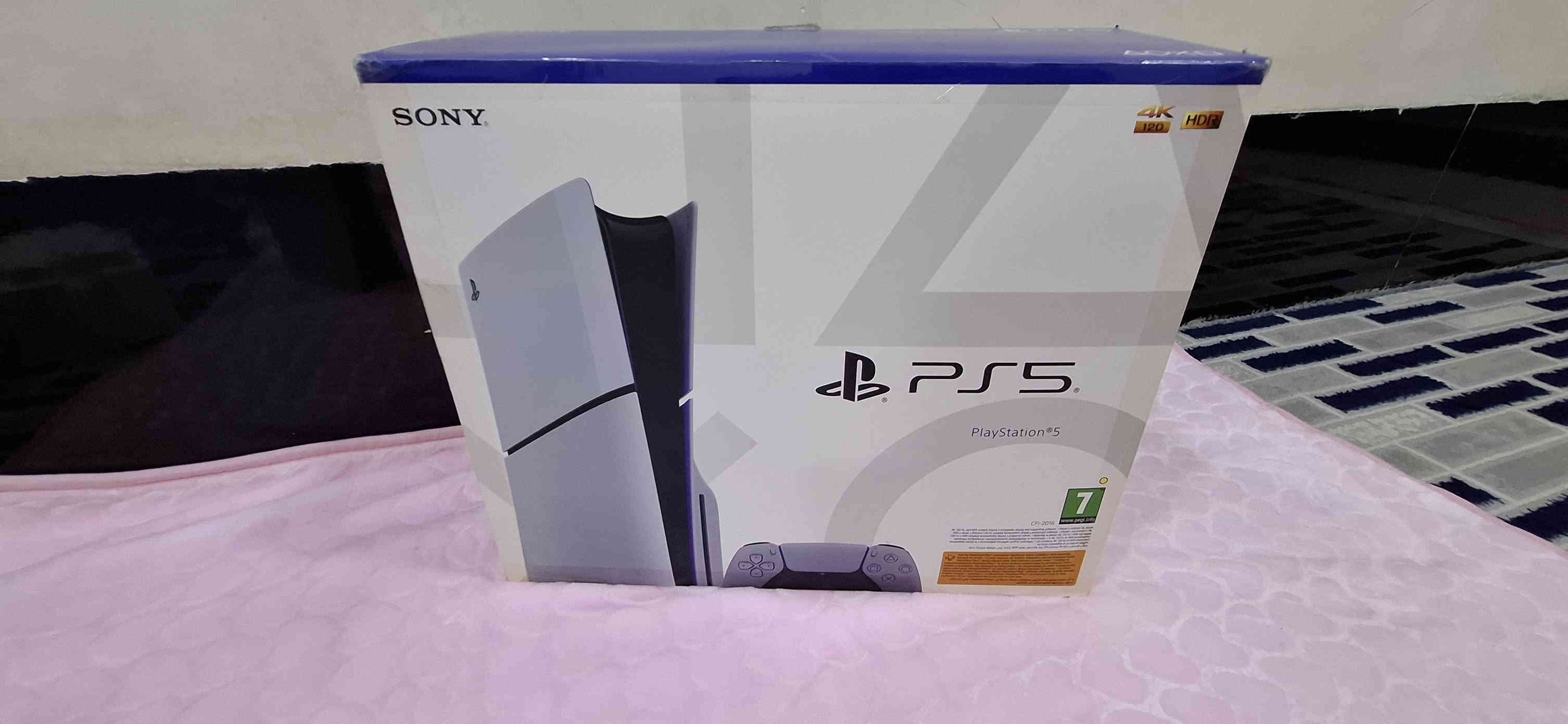 السلام عليك بلي 5 سلم واحد تيره كسر كارتون السعر ٦٥٠ الف مكاني دوره حي اسيا *********** الجهاز مستخدم يومين فقط لاغير حته الجوستك بعده على شحن الشركه
