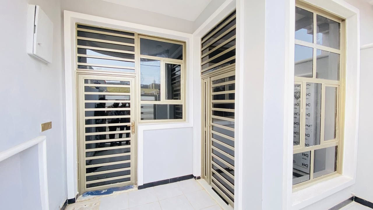 مشتمل للبيع 120م 🏠طابو زراعي سند 25📄
حي الحكيم شارع علاء غريب قرب الكورنيش 
يتكون من غرفتين نوم وصاله ومطبخ واستقبال 💯
صحيات داخليه وخارجيه 🚽نظام سبالت تقطير 🪈والماء ثلاث خطوط 
واجهه فوم وصبغ درجه اولى 1️⃣
السقف صب كونكريت والبيتونه على طول الصاله 🛖
مرقم من قبل البلديه 🔢
للاستفسار ***********📲او المراسله على الواتساب
