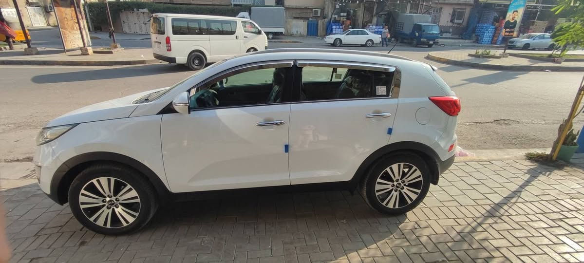 السلام عليكم ورحمة الله وبركاته
سبورتج خليجي 15 كفالة عامة من الضربة والصبغ ..

فول مواصفات بصمة تشغيل وكرسي كهرباء 

وحساسات .

 بانوراما ومانع انحدار ومانع تزحلق كاميرا أمامية وخلفية مكينة 2000 دوش ماشية 148كم 

كير مكينة كفالة الحمد لله تدفئة تبريد كله شغال 

ملاحظه..فقط بارد كلش قليل بالجاملغ وفطر بالدعامية الأمامية والسونر مرفق بالصور

السعر 165 مكاني بغداد ***********
