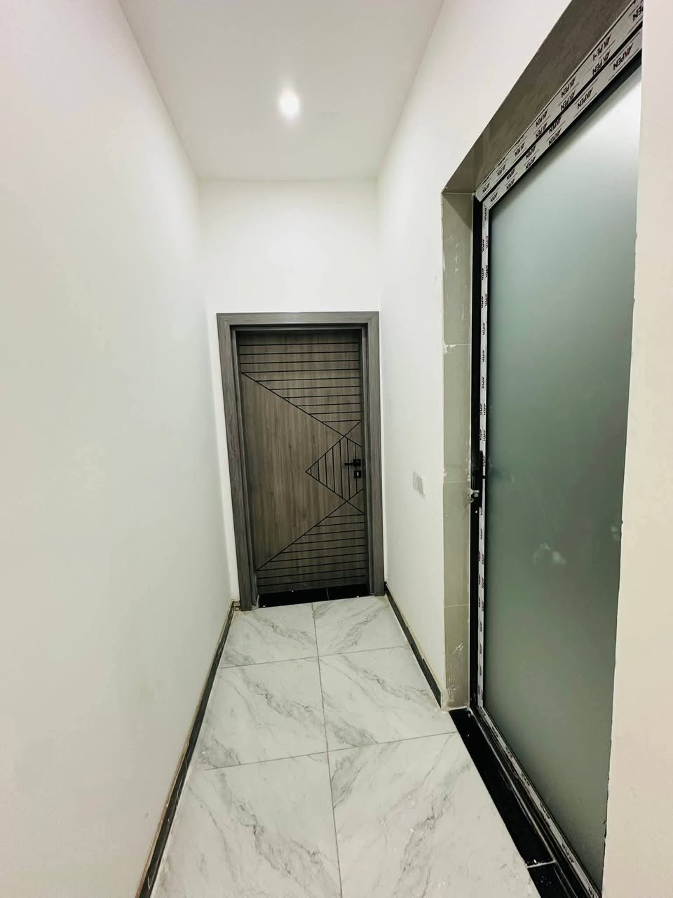 (( صباغ بيوت )) وابواب شبابيك حديد   حاليآ متفرغ
صبغ وتصليح الجدران و معالجه الرطوبه والاملاح.    ترميم عام.          شغل نظيف ودقيق وجبسن بورد. نعمل بكل مناطق بغداد      للتواصل 
***********
