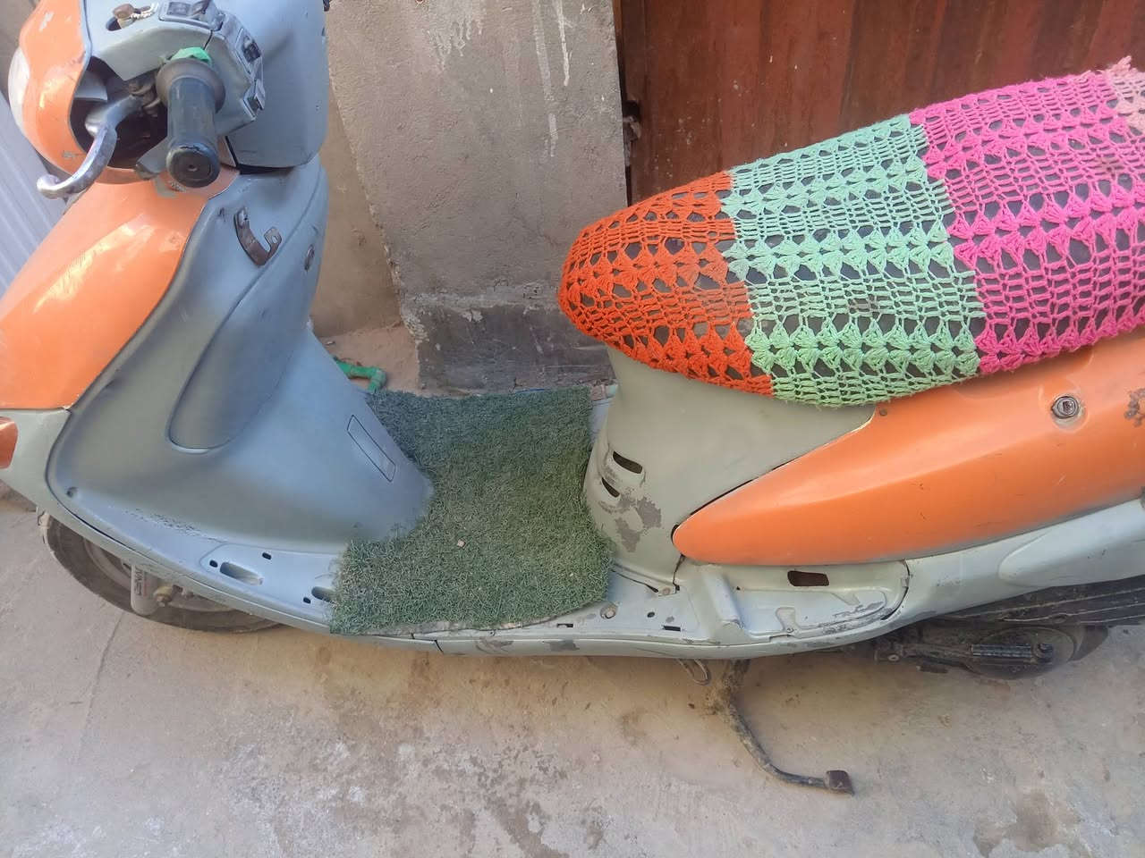 دراجه سيام ياباني ١٤٠ مكينه حلوه سعر ٢٥٠ بيه مجال قليل رقم *********** مكان كوفه شارع المعمل
