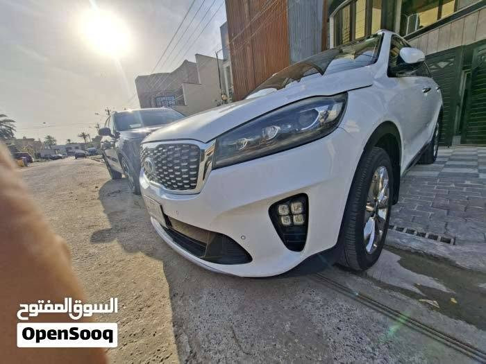 سورنتو ١٩ شركة الدولية على ايدي من الشركة
٦ سلندر.فول مواصفات. بانوراما.كشنات جلد.جنطة كهرباء

ماشية ٨١ الف

بيها اماكن بارد مكفولة من الصبغ والحادث

السعر ٢٣٠ ورقة

مكاني بغداد حي العدل

***********
