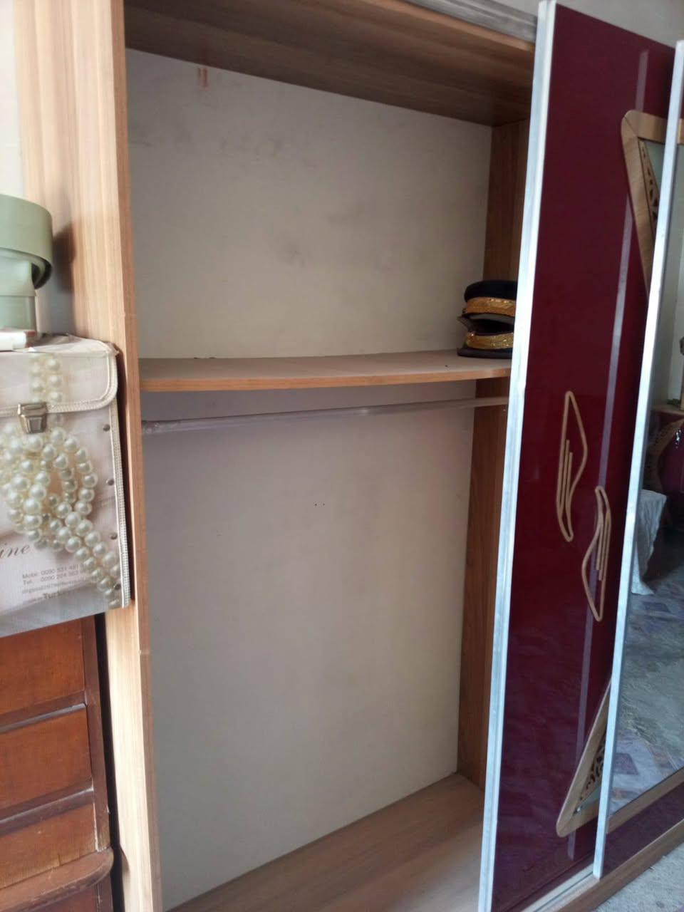 السلام عليكم عندي غرفه نوم للبيع الي يريدها توصل ع خط ***********
