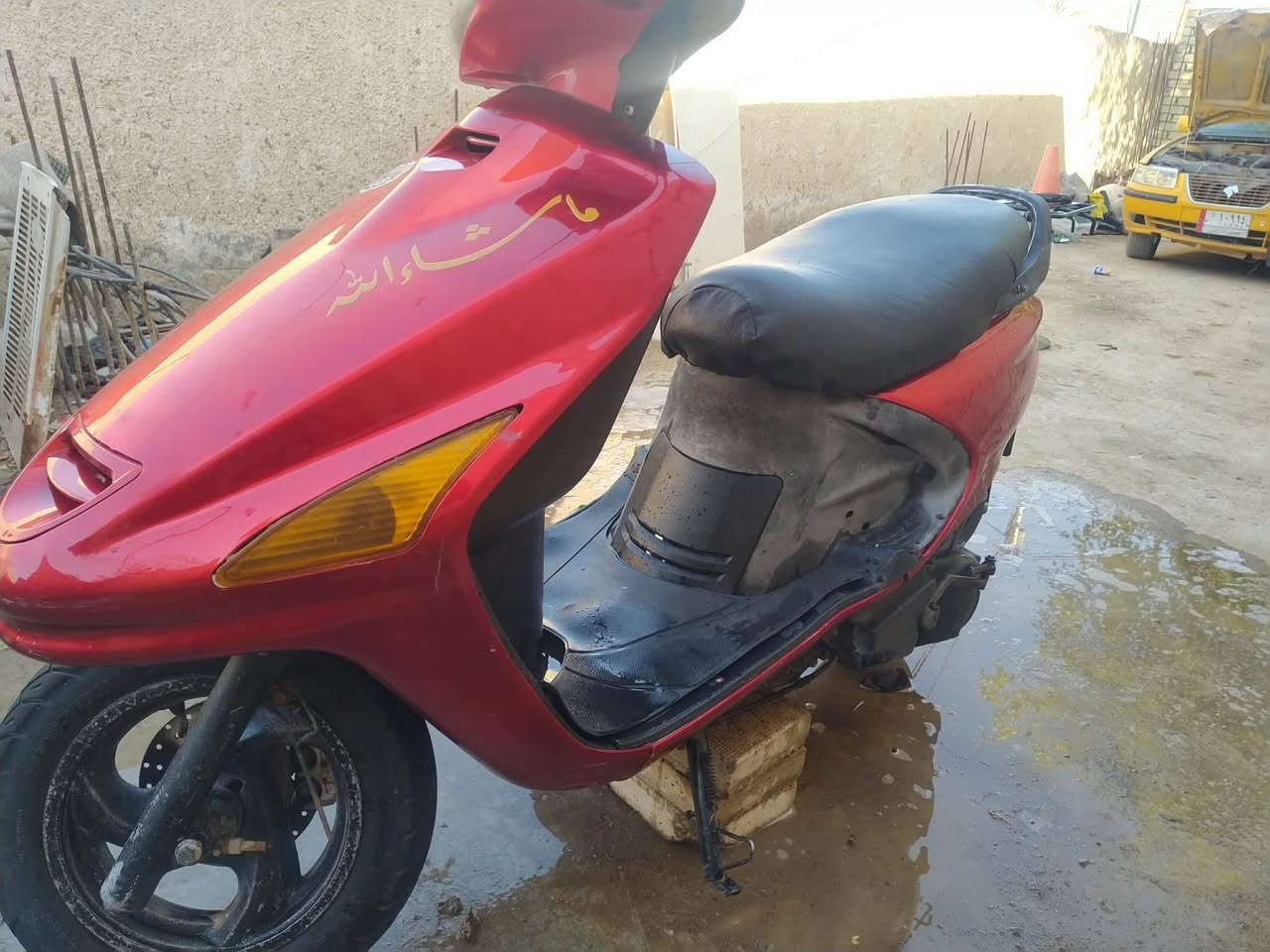للبيع 325 وبيها مجال
فحل 

كفراتها اصليه 
 
تخم دسكات وبنزات 
بريك وره وگدام شغال 
مكينه شلعه ومعدل مرتبه 
مفتوحه مره وحده  

ملاحضه / مبدل بس ولف  مو فتحه كامله 

كهربائيات كله شغاله 
بيها ضفيره جديده بس يرادلها ربط 

نقصها بس باتري  وكعكه مال صالنصه طلع صوت  

مكان نجف حي ميسان 
***********
