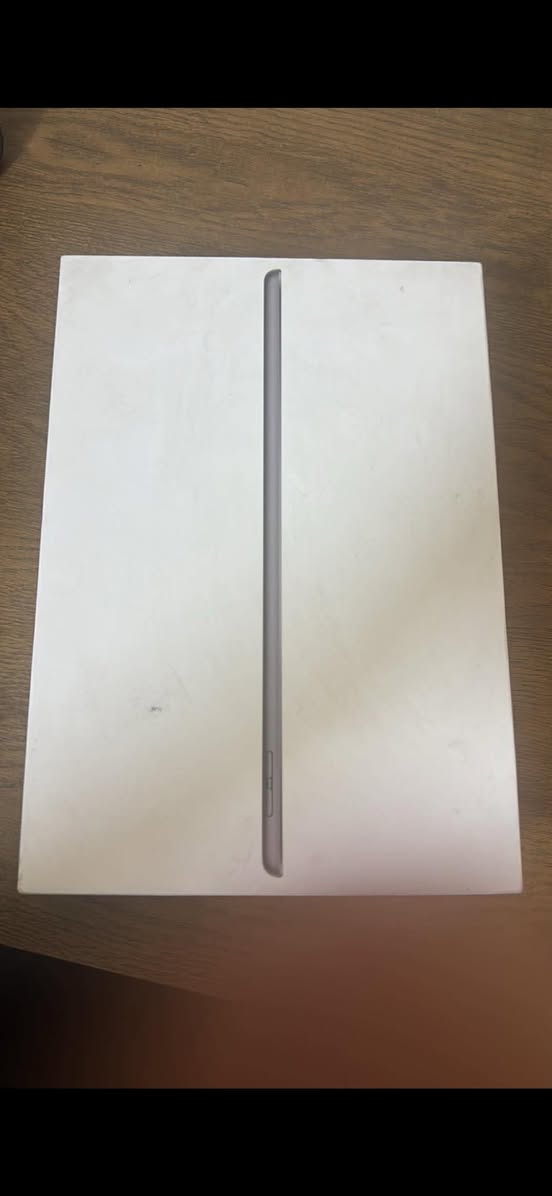 ايباد 9 ذاكرة 64 الجهاز نظيف وبطارية زينة فقط مبدل كلاس والبصمة متوقفة العنوان الدورة ***********
