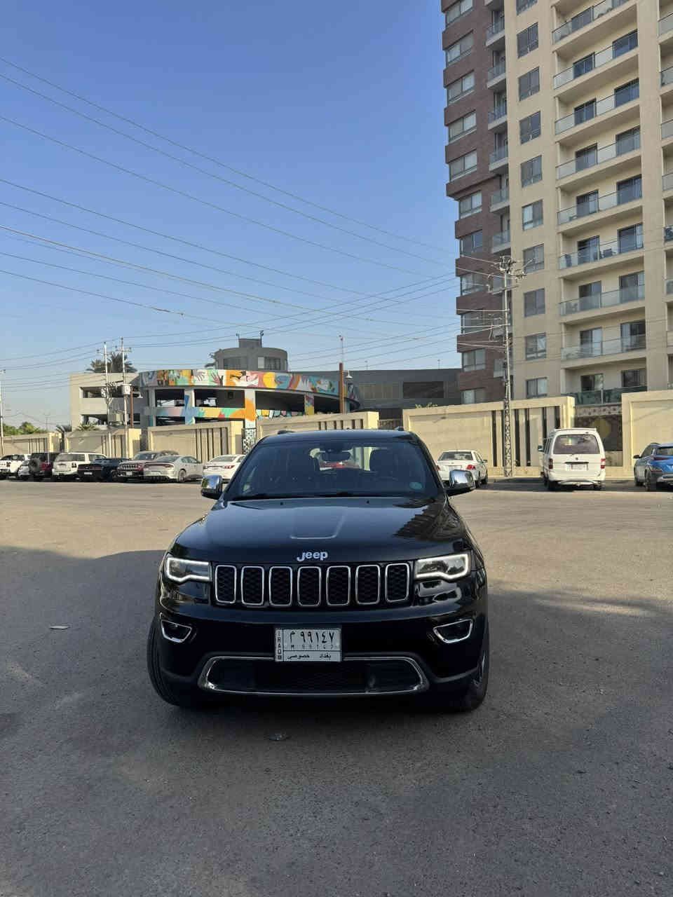 جيب كراند شيروكي لمتدد 2019 
لون اسود 

المواصفات : 

كشنات كهرباء خزن
ستيرن تدفئة
كشنات جلد اسود تدفئه تبريد 
بانورما 
 رادار نقطه عمياء 
حساس خلفي + بريك طوارئ 
شاشة كبيرة 
6 انظمة قيادة 
لد امامي حاجب ( مو الهالجوين ) 

السيارة مكفولة من الشواصي واللغود 

كير مكينة صدر كلة كفالة 

حادثها باميركا قطعتين (جاملغ جهه سائق + الباب ) ومبدل نفس اللون 

وبالنقل صار بيها ضربه بالصندوق وهم تبدل لون

السعر ٢٤٠ ورقة وبي مجال

للتواصل 
***********
