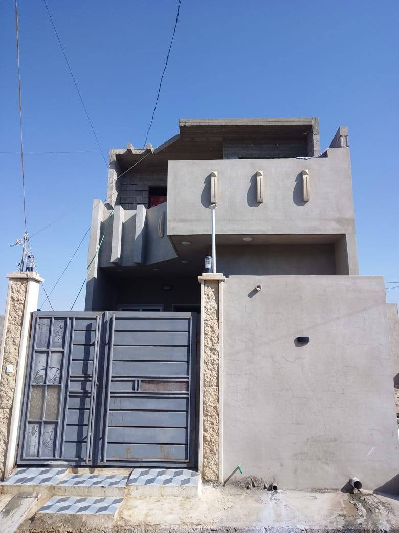 السلام عليكم يوجد بيت طبقين العنوان القوسيات قرب المدرسة الصينيه يبعد عن المدرسة 200 متر خدمات ماي كهرباء تبليط يبعد 50 متر المساحه 132 وصل بلدية السعر 55 بي مجال قليل تواصل خاص او وتساب او تصال ***********
