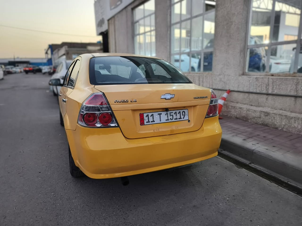 افيو موديل 2011 خليجي استلام الشركة العامة مكينة 1400 مفتوح (المرغوب)
رقم بغداد انكليزي سنوية لل30باسمي
هزة جديدة 
بيها جاملغ امامي (مبدل) جاملغ خلفي معدل بيها قطع صبغ اثر جراد 
كير مكينة خير من الله 
تبريد ثلج تدفئة
شاشة 
كامرة خلفية 
كشنات جدد جلد اسود مال توسان 
السيارة عليها ادامة كاملة نوزلان مجاوول بلكات السيارة خير من الله 
سعرها 59 مكانها بغداد


**إذا كنت صاحب هذا الإعلان وتريد حذفه لأي سبب، رجاءا أرسل رسالة إلى الدعم الفني**