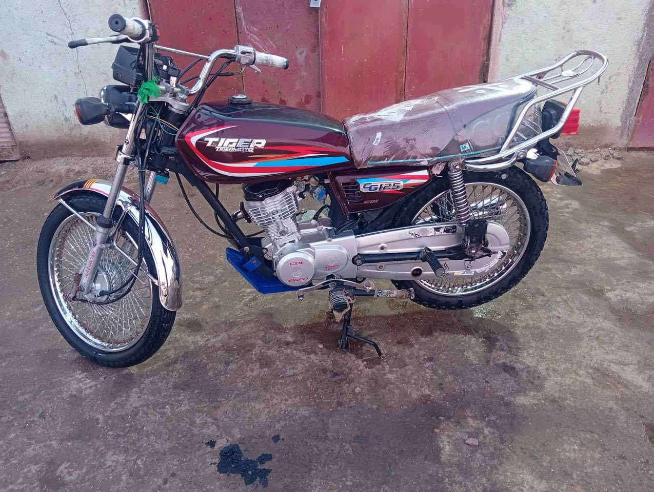 دراجه للبيع موديل 20 مكفول كفاله عامه أي نقص مابيه
اوراق... سعر 550
وبيه مجال قليل 
***********
