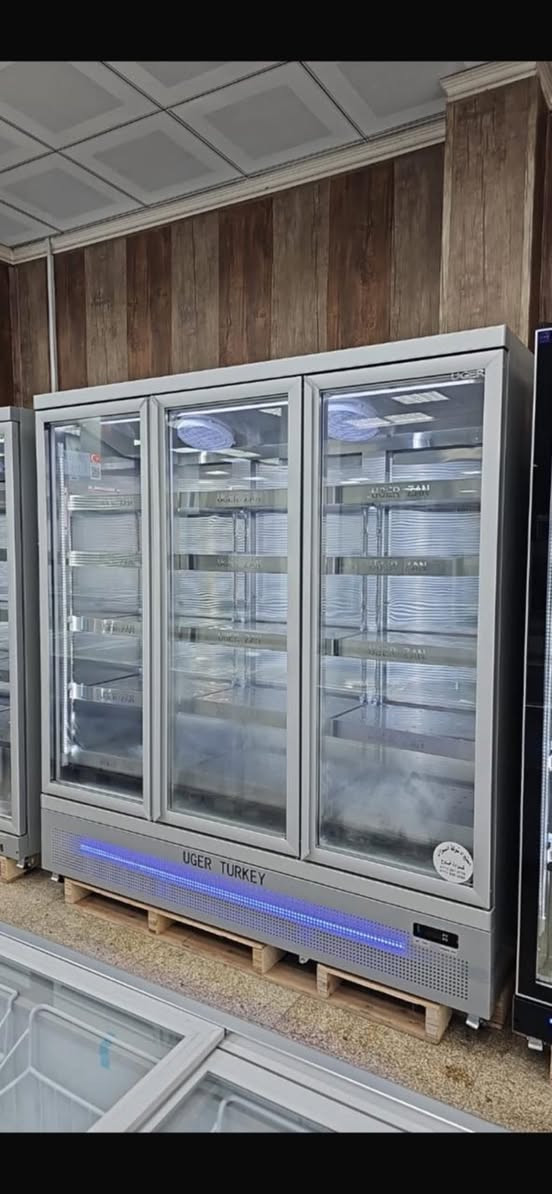 ✨ مجمدة UGUR تركية — حالة ممتازة للبيع! ✨
للبيع مجمدة عرض أصلية من شركة UGUR التركية المعروفة بالجودة والمتانة 🇹🇷

🔹 استخدام قليل ونظيفة جداً
🔹 لون أسود أنيق يناسب المحلات الحديثة
🔹 تبريد قوي وثابت
🔹 زجاج علوي واضح للعرض
🔹 مناسبة للمحلات، السوبرماركت، ومحلات الحلويات واللحوم

📍 الحالة: شبه جديدة
💰 السعر: قابل للتفاوض عند الجدية

📞 للتواصل والاستفسار: راسلنا خاص أو اتصل بنا.
+964 770 553 2377
+964 786 733 1046
العنوآن بغداد الكرادة
الفرع الثاني بغداد مدينة الصدر
لا تفوّت الفرصة — الجودة التركية بسعر مناسب


**إذا كنت صاحب هذا الإعلان وتريد حذفه لأي سبب، رجاءا أرسل رسالة إلى الدعم الفني**