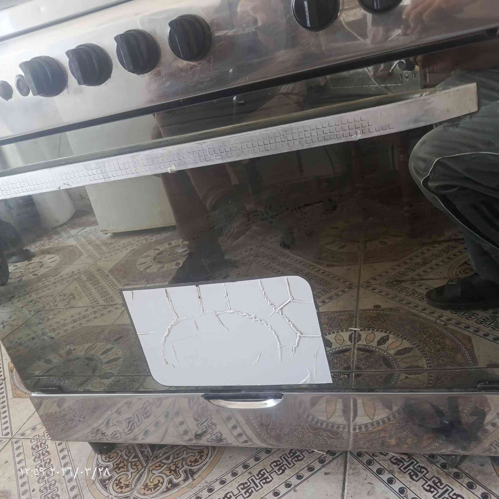 طباخ فريش مصري شغال فول فرن فوك وجوه ناره زركه عيون كله شغال السعر 140 وبيه مجال  بصيط يوجد توصيل حسب الاتفاق للاتصال ***********
