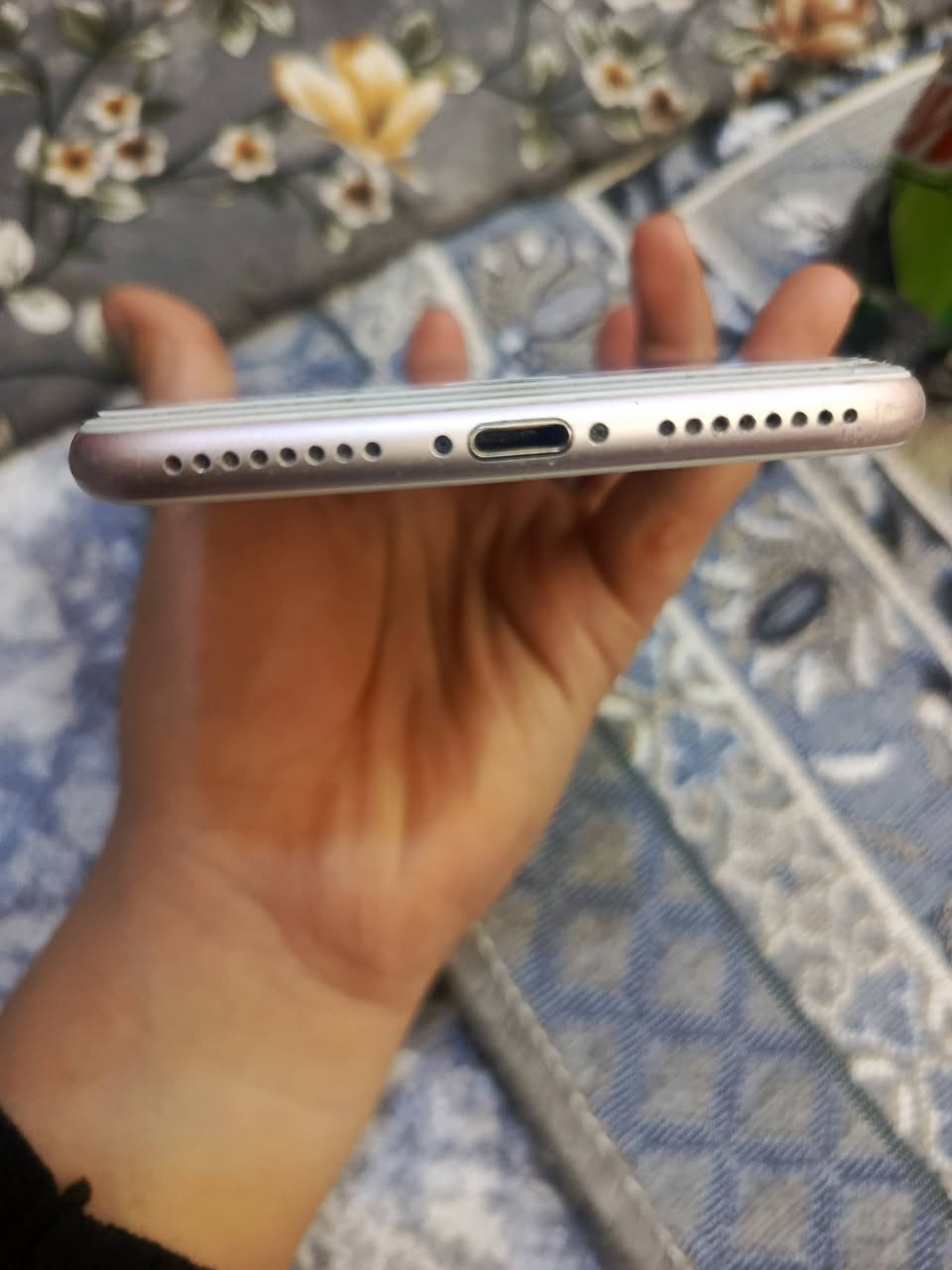 السلام عليكم
ايفون 7بلاص للبيع 
ذكرتة 32
بطارية 100مبدلة
شاشة مبدلة 
سعرة85الف قفل بدون معاملة 
***********
تواصل خاص
