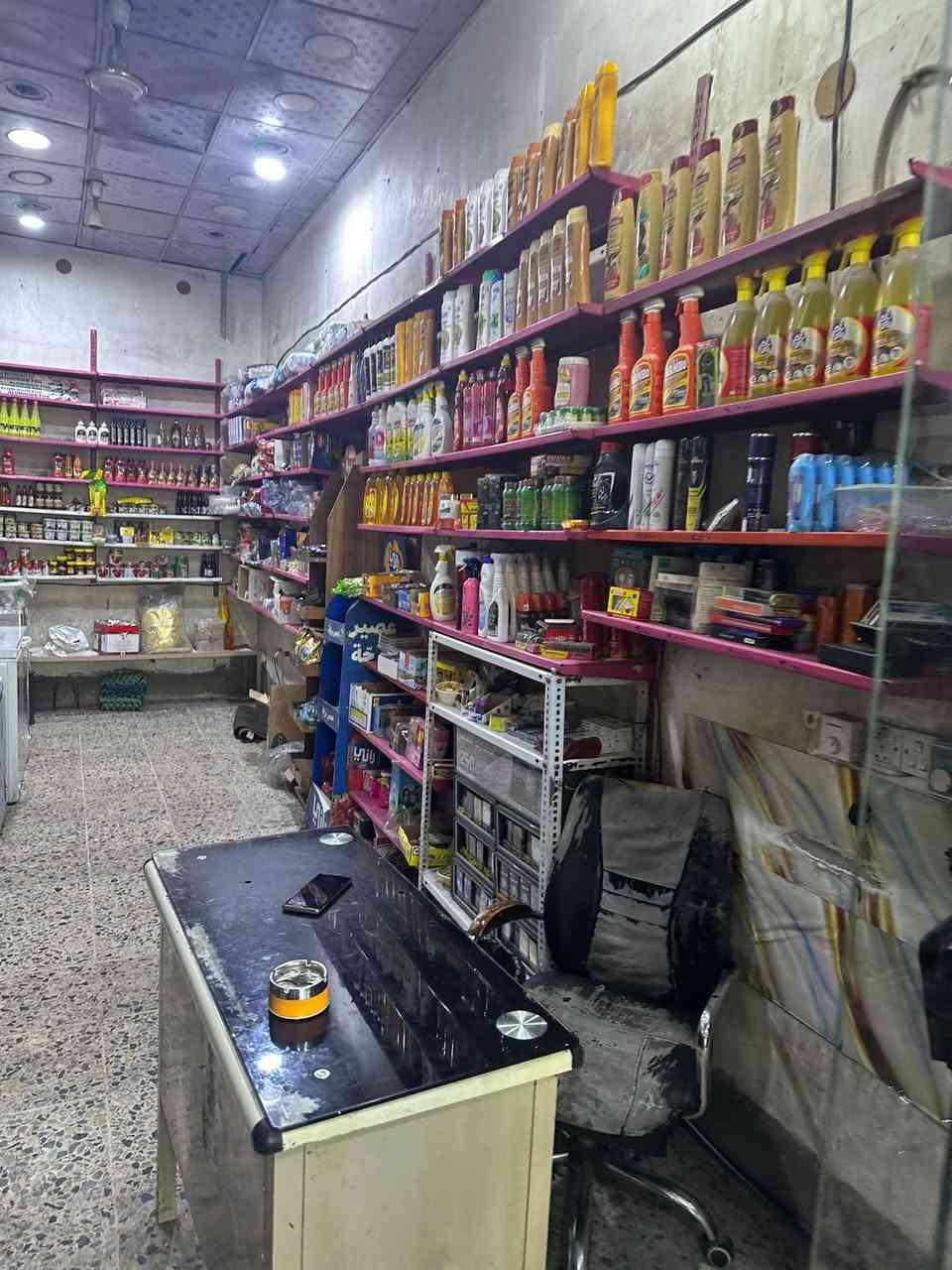 اسواق للبيع منطقة ضياء الحلفي قرب حمام الفندي الاسوق الوحيده بل منطقه ماكو اسواق قريبه عليها *********** للستفسار
