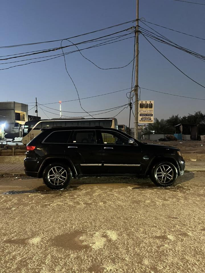 السلام عليكم جيب مديل 2013 رقم بغداد انكليزي بسمي مشروع وطني  مصبوغه عااام مكينة 6سلندر 3600 فور ويل مكينة كير حدادية تبريد كلها شغالة فول مواصفات فتحة السعر 135ورقة المكان النجف كوفة حي ميسان شارع 60 بيع او مراوس ***********
