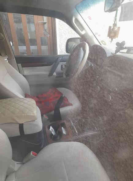 باجيرو ٢٠٠٨ السيارة جديدة محرك هاوون كيفها حلو الفور ويل شغال كهربائياتها بلادية السيارة بلادية بيها شوية صبغ مثا ما موضح بالسونار  مواصفاتها جام كهرباء شاشة مال باجيرو حديث ثلاجة مري شفط واشارة بالمري تخم تاير نظيف صدر أمامي جديد مشط ستيرن جديد كشتات مخمل نظيفة حيييل تبريد ثلاث قطع طبعا السيارة مسويها بصمة للبيع بسعر ١٢٥ رقمها سليمانية باسمي رقم انكليزي الجديد للتواصل ***********
