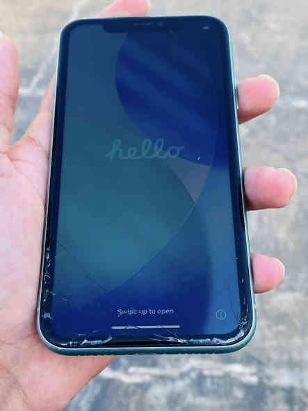 ايفون 11مقدس ما مفتوح دبل خط 
ذاكره 64 بطاريه 78 جهاز نضافه شاصي 100/100 
فقط بي كسور بلكلاس شرط بدون اي خلل او تعليك شرط 
وشرط بل كلاس فقط مكاني تكريت تجنيد هاتف *********** سعر 235الف جهااز دبل خط !!
