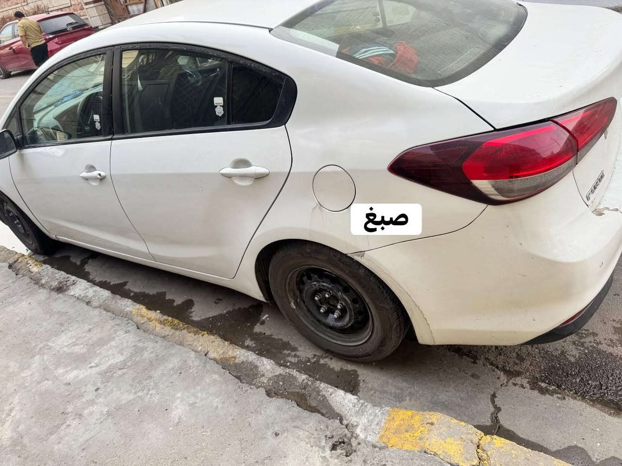 السلام عليكم كيا فورتي للبيع وارد امريكي مديل 2017 
حادثه حوض وجنطه مصبوغه وبيها ملاحضات ماشر عليها 
تخم تاير صدر امامي خلفي جديد السياره بيها صوت بالمكينه ماشية 190 بدون ايرباك مكانها البلديات السعر 115 وبيها مجال 
*********** 
***********
