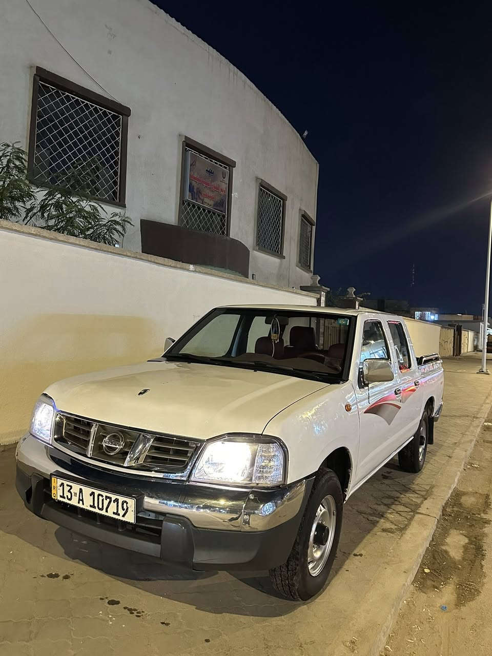 للبيع نيسان 2014مكفوله من الصبغ والضربه وكير محرك شاصي كفاله فقط بارد وتكحيل السعر 153 الرقم *********** واتساب
