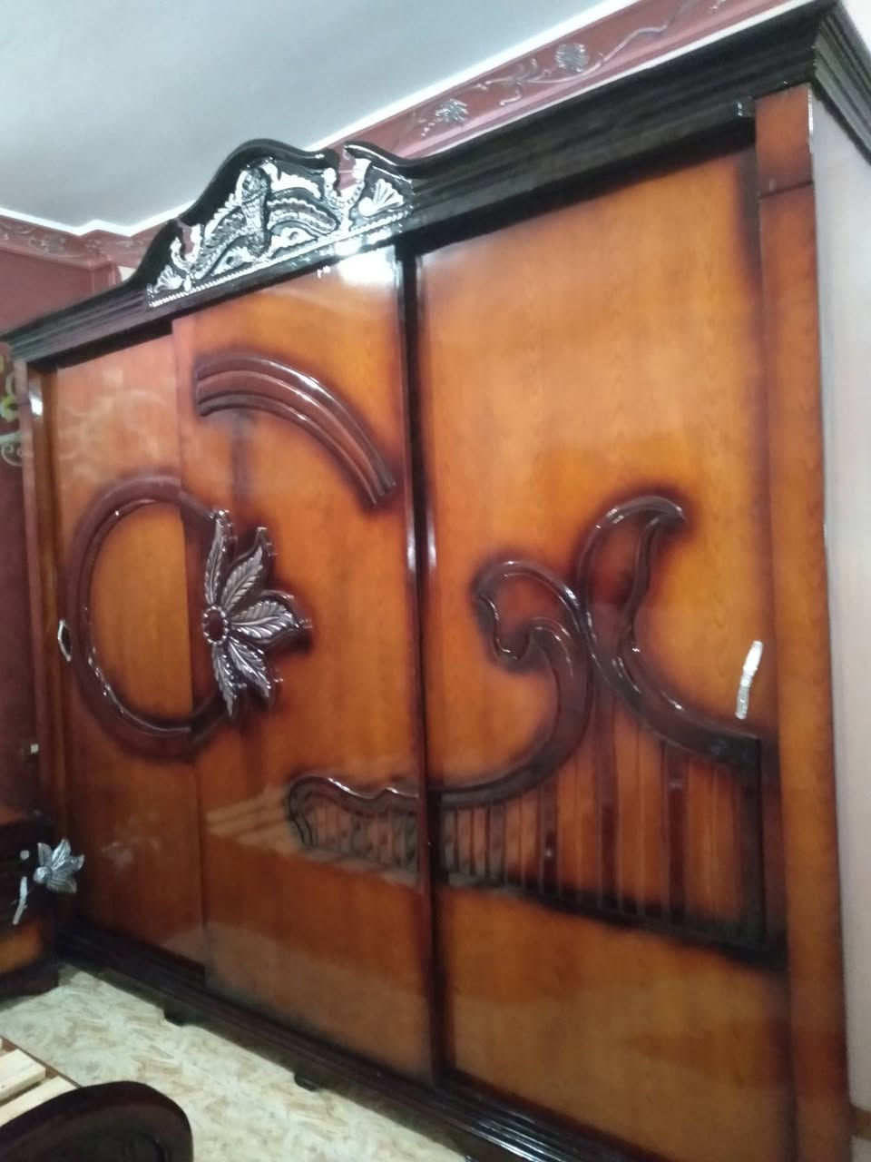 السلام عليكم صباغ اخشاب مصرى ببغداد ***********
