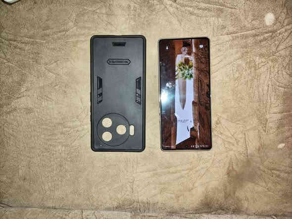 كومون ٣٠ برو ذاكره ٢٥٦ اخو الجديد جهاز راقي والله من كل النواحي ومكفول ويا ٣ حافضات مميزه وبسعر مناسب وبدون عمله من الاخير ٢٥٠ الف مكاني بغداد الحسينية بالبدايه واذا قريب اكو توصيل الشراي يجي خاص او يتصل هذا رقمي ***********
