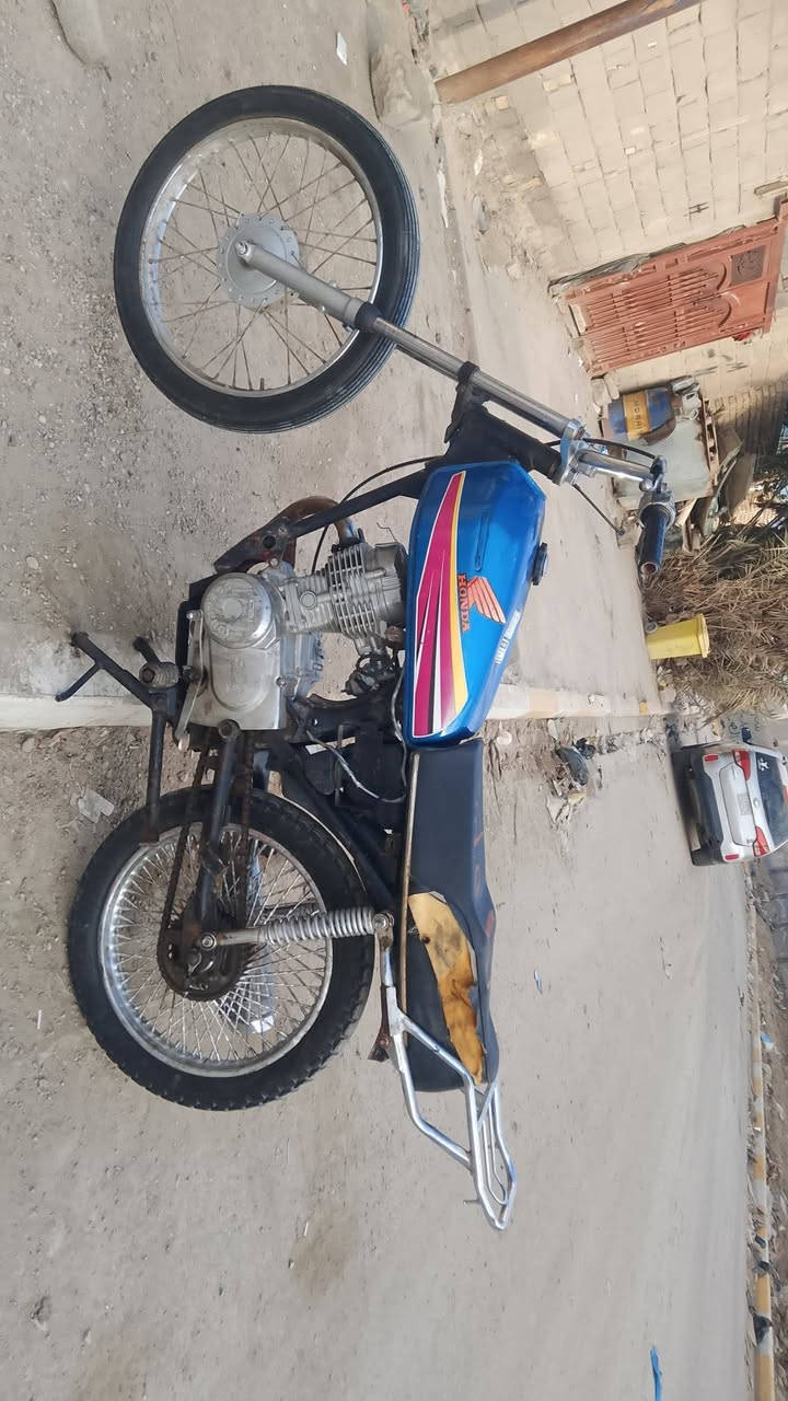 اصلي للبيع كلك كلك سعر 275
مكاني شطره مو شراي لا تعبني وتعامل
*********** واتساب
