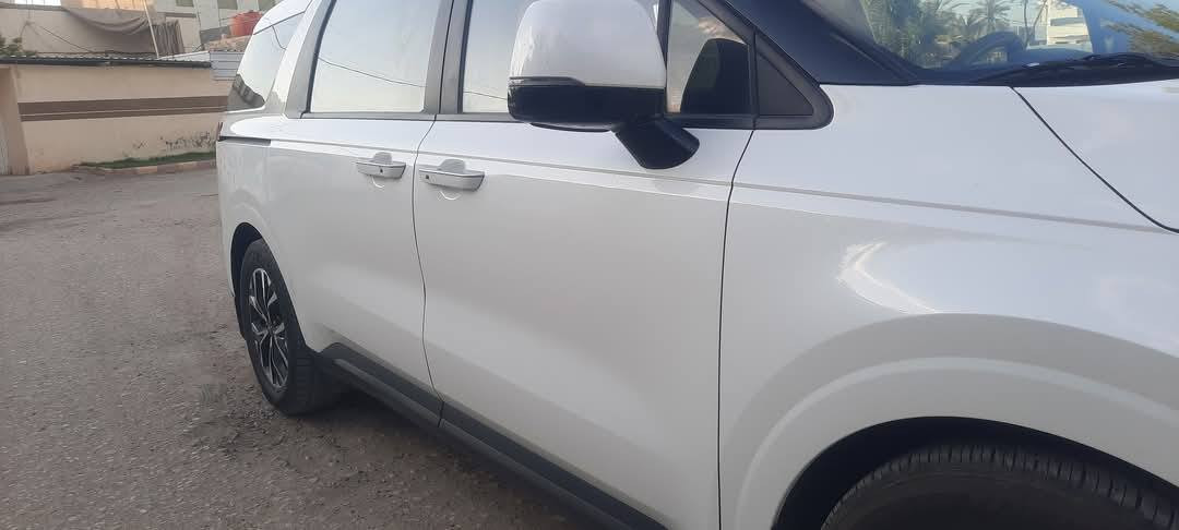 السلام عليكم 
كيا كرنفال موديل 2023
وارد كوري بيها قطعتين صبغ باب السايق وباب السلايت 
السونار موجود
سيارة فول مواصفات 
ماشيه 28
مكانها واسط 
رقم بغداد بأسمي
سعرها 280 وبيها مجال
الاستفسار: ***********
