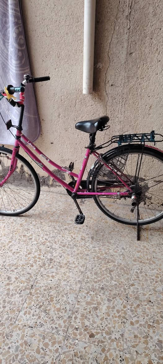 بايسكل للبيع مال بالة اصلي
السعر  90 الف مكاني حيانيه الشراي يتصل *********** او واتساب وشكراا
