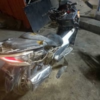 دراجه 012 كوم حديد كهربائيت ناريه نوزل كلشي شغال بيها بس طافيه متروكه ...