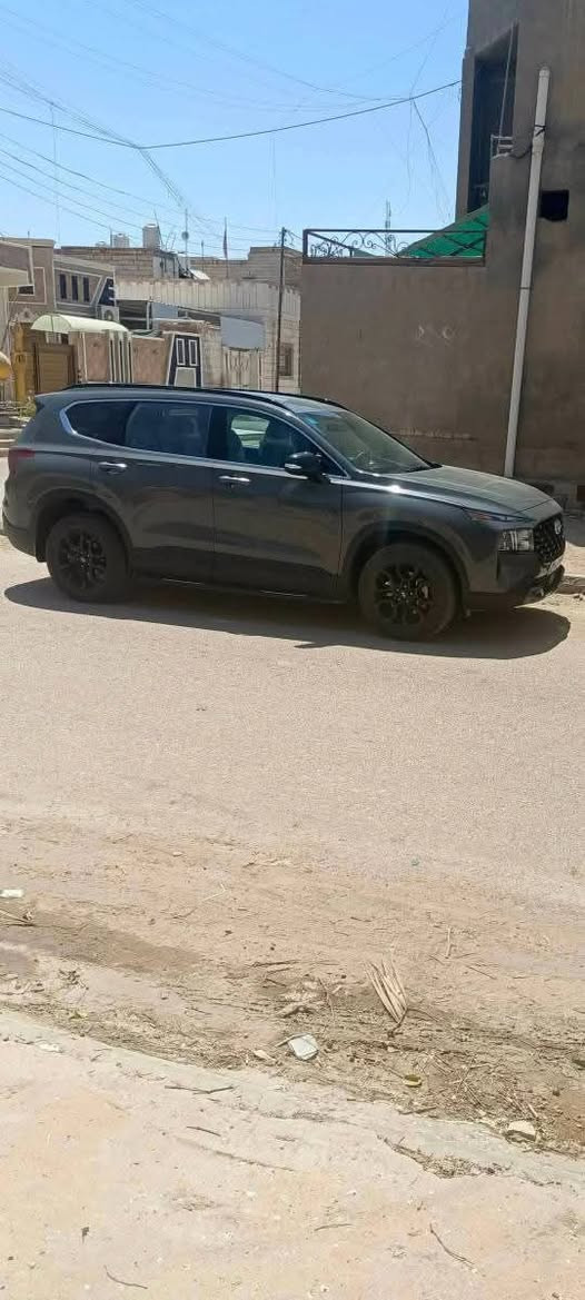 سلام عليكم سنتافيا موديل2023 فئة XRT فول من عده السلايت عداد المسافة 21 الف ميل  رقم ذي قار بأسمي ترقيم جديد وهزه جديده تحويل ثاني يوم  السياره وارد امريكي تقرير تعمل وتسير
السياره مكفوله عدا شخوط بالدعاميه الخلفيه 
بصمة تشغيل وتشغيل عن بعد 
تحكمات ستيرن 
تحتوي خلفيه كامره بتقنية (3D)
كرسي السائق كهرباء 
مجسات ودخول ذكي
⭕️تدفئة وتبريد
⭕️تدفئة بالكراسي الامامية 
فول تحكم ستيرن 
رادارات تحذير التجاوز والخلف
رادار الحفاظ على المسار 
رادارات جانبية وامامية وخلفية 
السيارة ٥ راكب 
اشاير بالمري 
شفتات سبورت بالستيرن 
شاحن جوال لاسلكي 
تبريد امامي وخلفي 
داخل كاربون 
محرك اربعه سلندر ٢٥٠٠ وكير ٨ نمر  ماوس 
شاشة حجم كبير 
كير دكم مع سايد بريد دكمة وشفتات سرعه بالاستير
اوتو هولد جيبي اس
حساسات خلفية وامامية 
السعر220
***********
